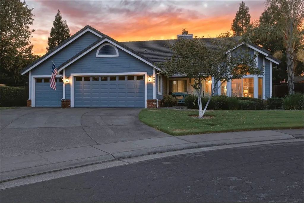 903 Graf Court, Roseville