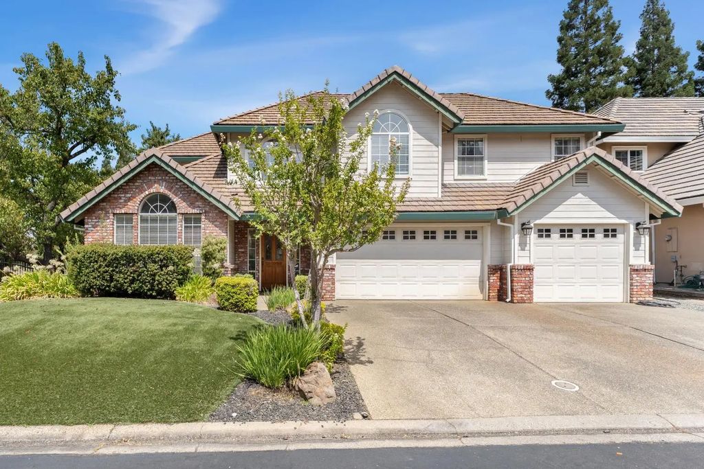 2213 Banbury Circle, Roseville