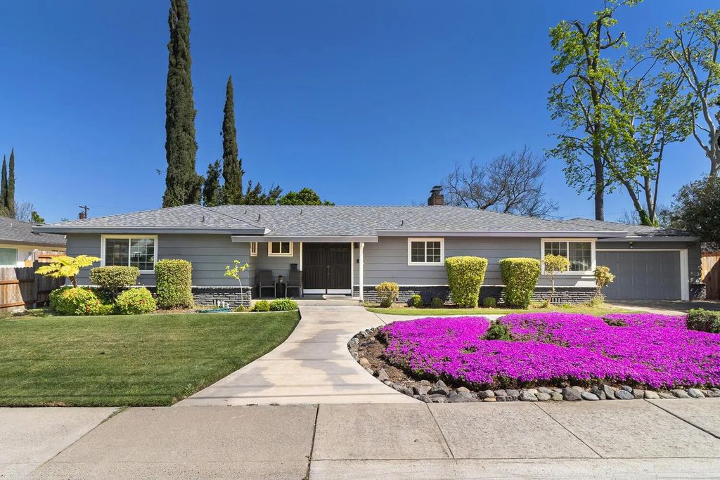 2032 Mission Avenue, Carmichael