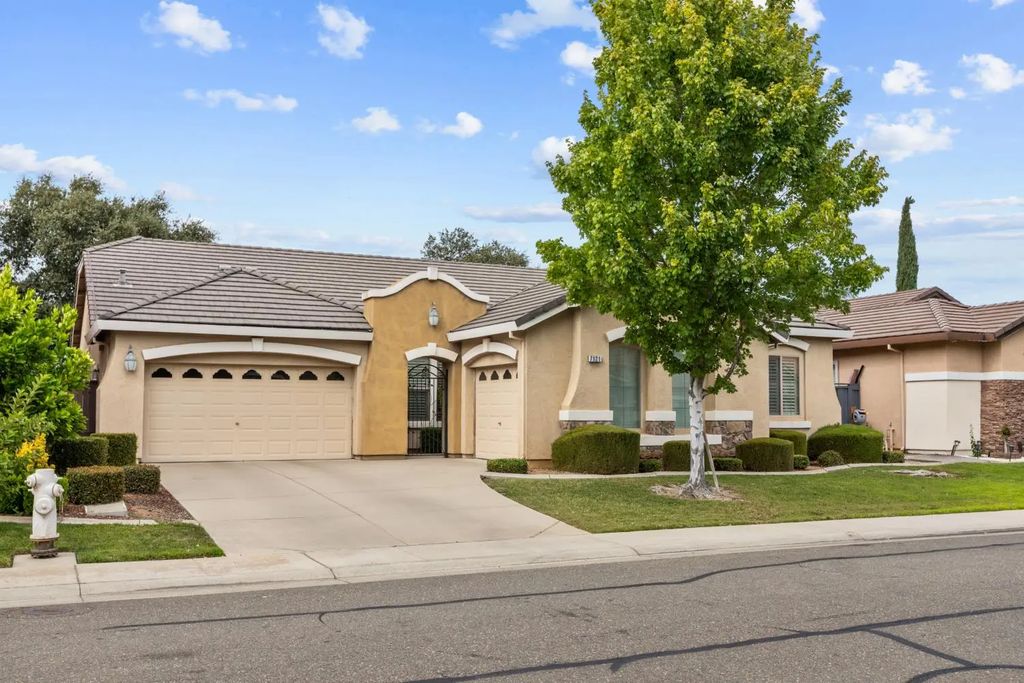 7121 Gladwin Way, Elk Grove