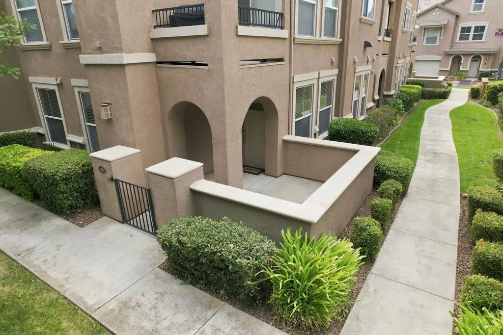 5350 Dunlay Drive 1316, Sacramento