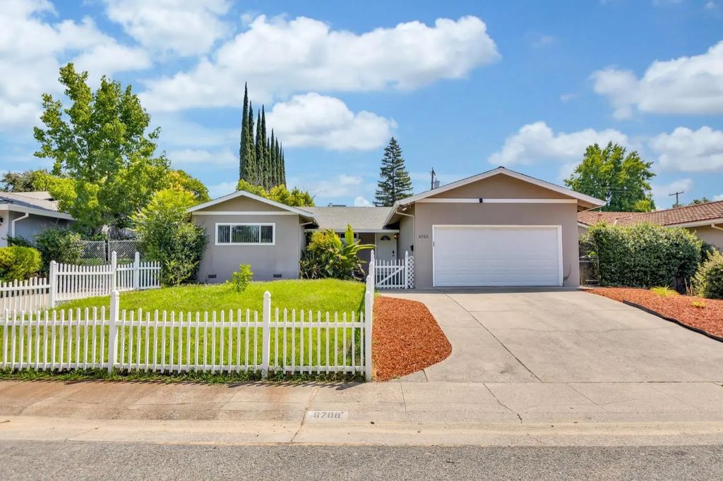 6708 Woodmore Oaks, Orangevale