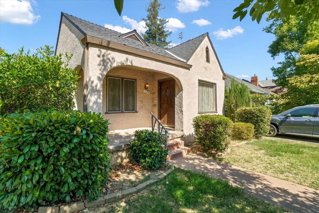 1728 42nd Street, Sacramento