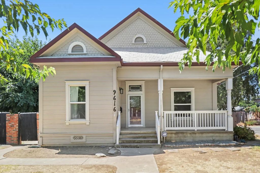 9616 Walnut Avenue, Elk Grove