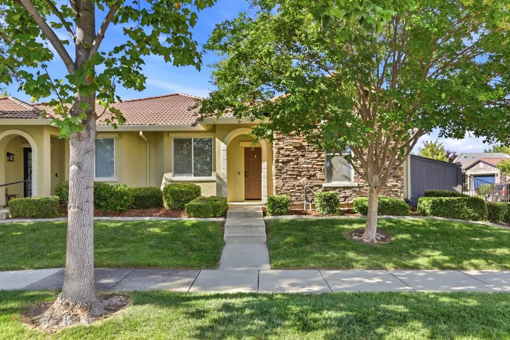 2201 Rose Arbur Drive, Sacramento