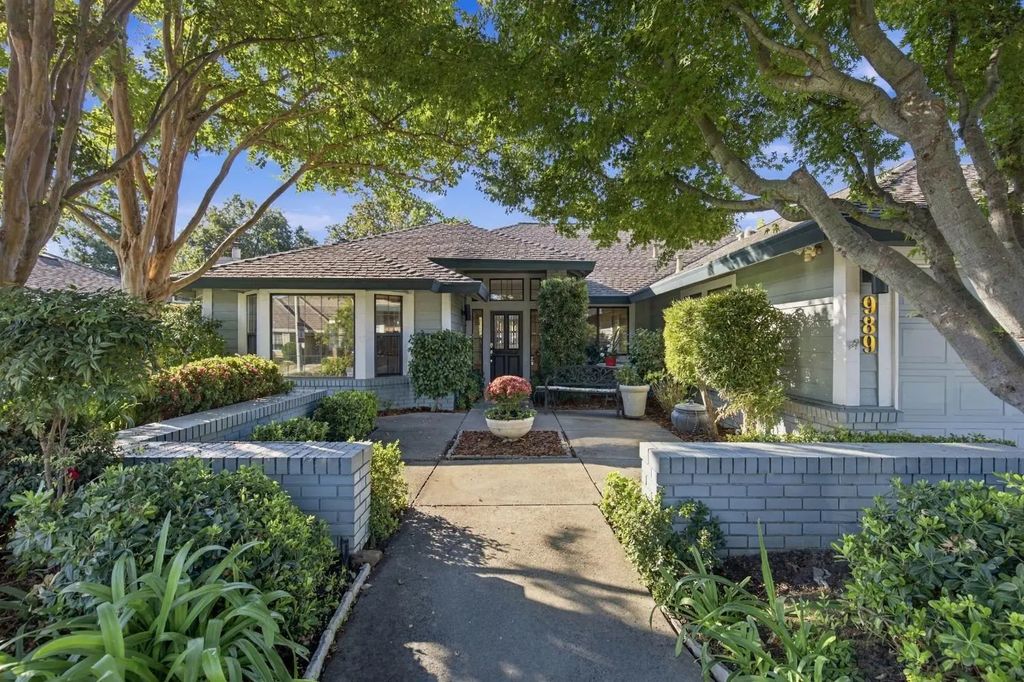 989 Keith Drive, Roseville