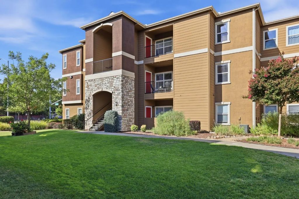 8434 Walerga Road 324, Antelope