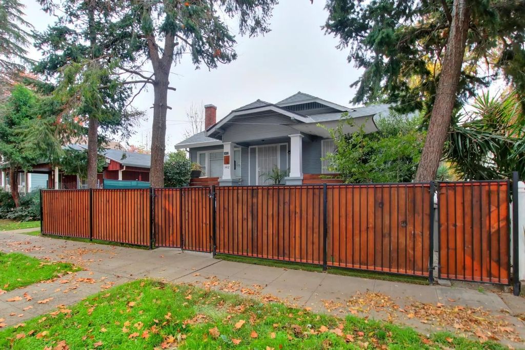 1412 V Street, Sacramento