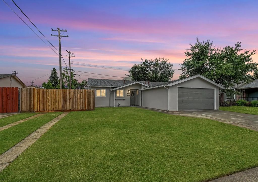 8894 Sharkey Avenue, Elk Grove
