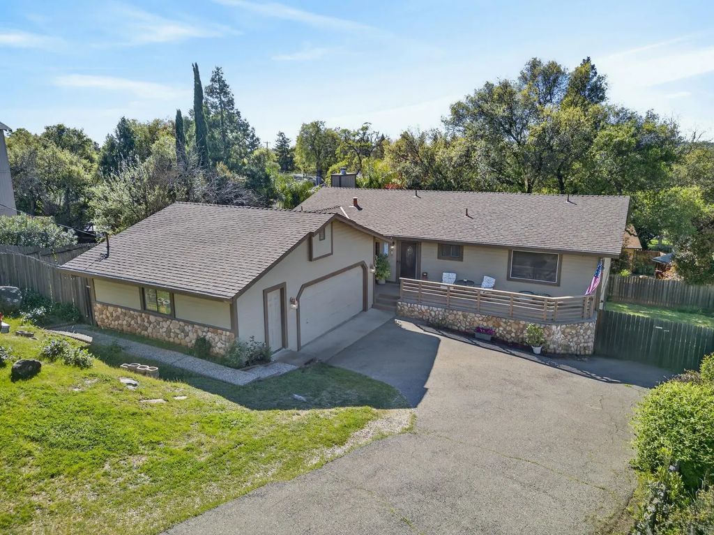 3817 Los Santos Drive, Cameron Park