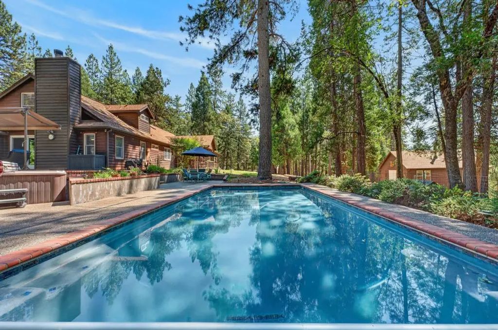 5311 Bear Creek, Garden Valley