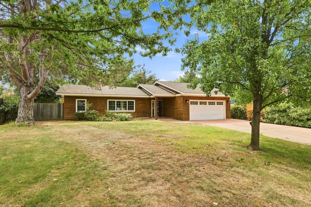 3736 Laguna Way, Sacramento