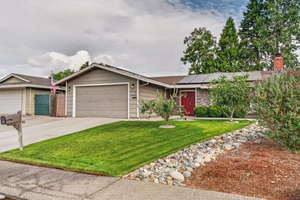 8919 Genoa Avenue, Orangevale
