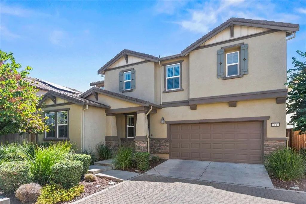 14 Cliff Breeze Place, Sacramento