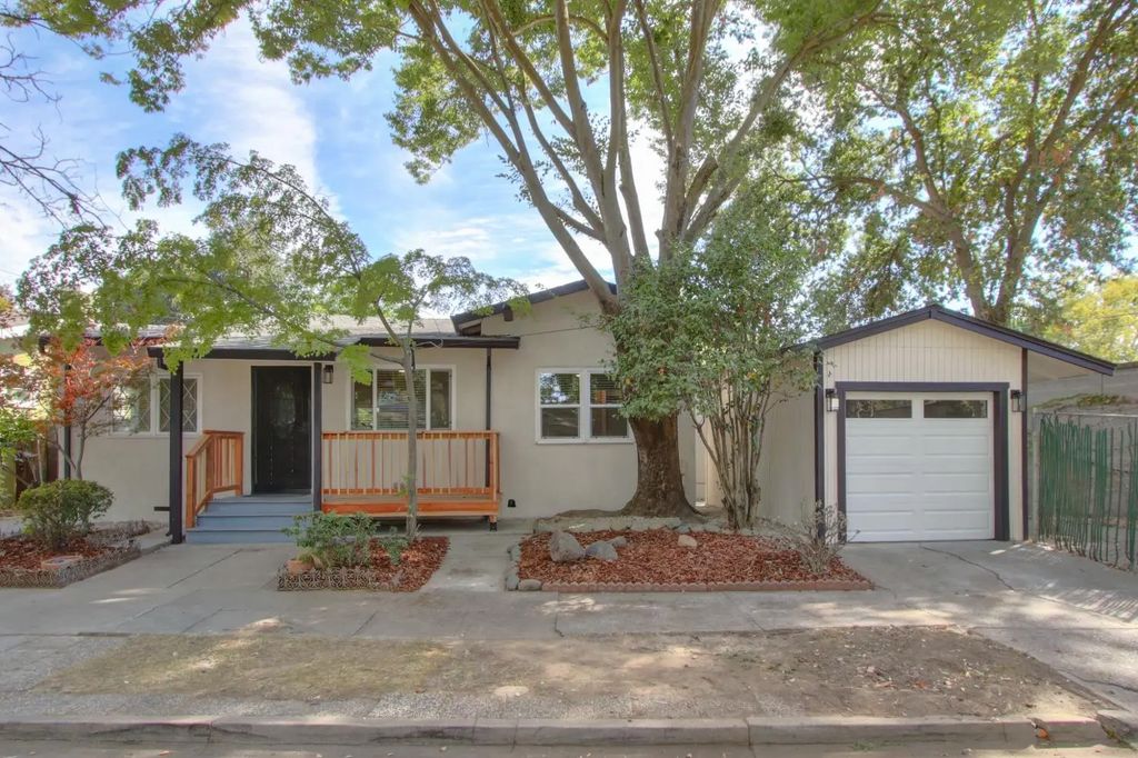 2038 Markham Way, Sacramento