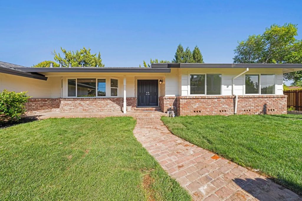 11990 Fair Oaks Boulevard, Fair Oaks