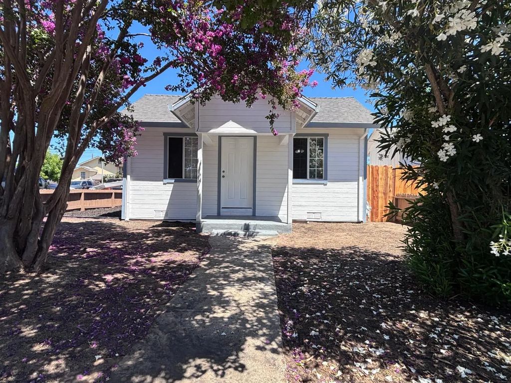 3844 Haywood Street, Sacramento