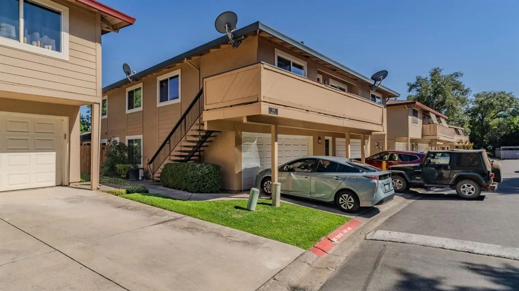 5245 Manzanita Way #4, Carmichael