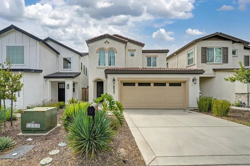 8937 Fair Oaks Boulevard, Carmichael