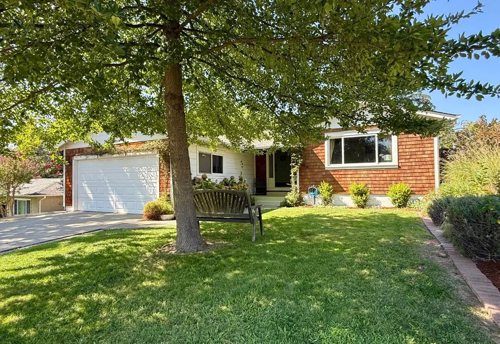 7633 Heather Road, Fair Oaks