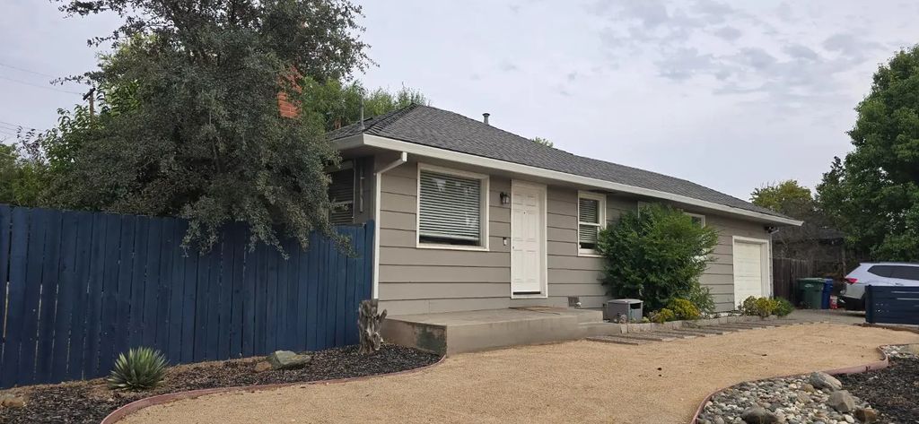 2054 Walnut Avenue, Carmichael