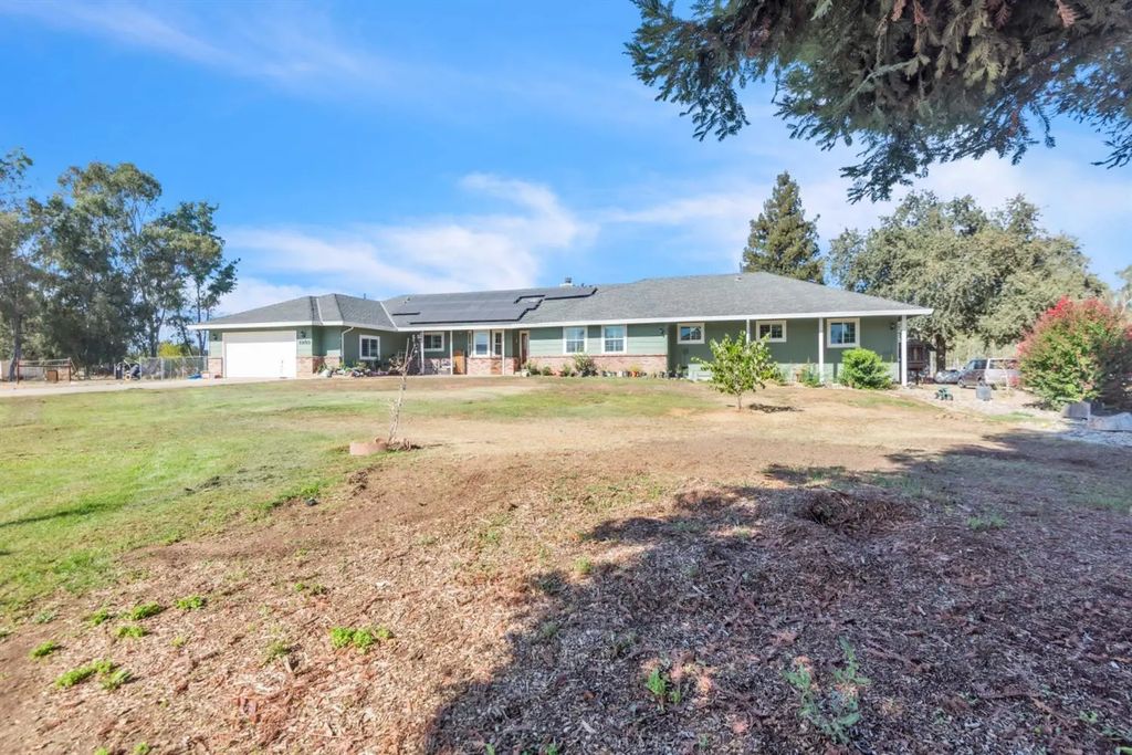 10165 Equestrian Drive, Elk Grove