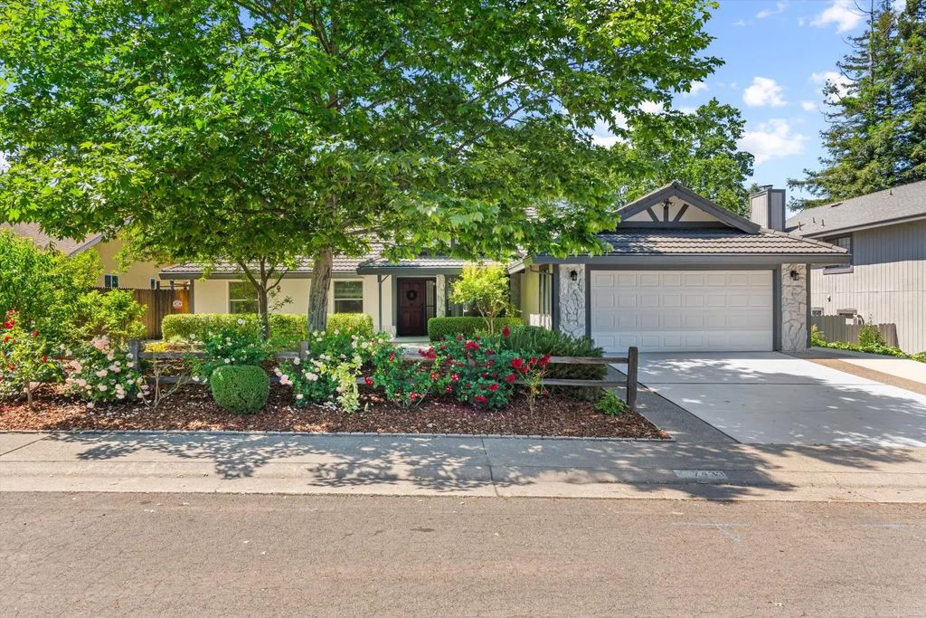 7433 Walnut Rd, Fair Oaks