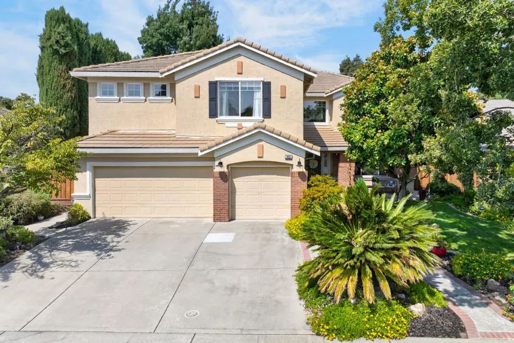 3523 Lake Terrace Drive, Elk Grove