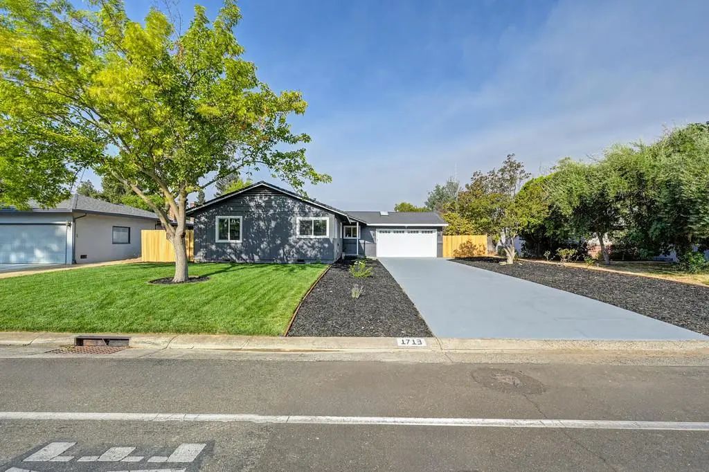 1713 Mission Avenue, Carmichael