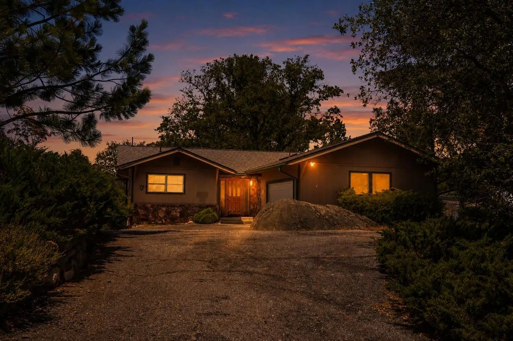 23290 E Shadow Drive, Auburn