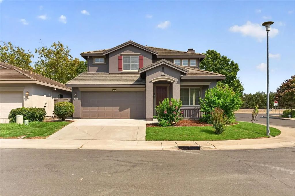 2017 Sherington Way, Sacramento