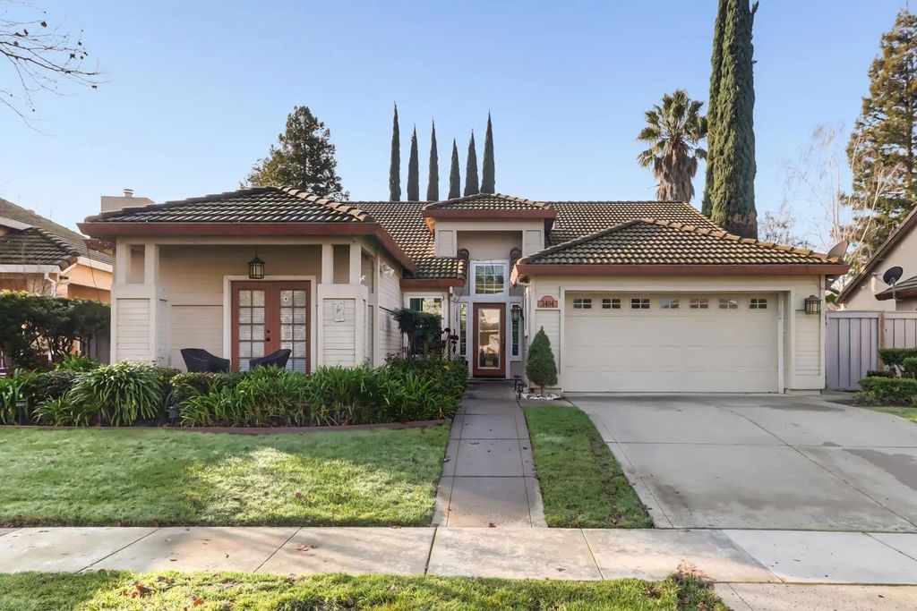 3404 Grimshaw Way, Elk Grove