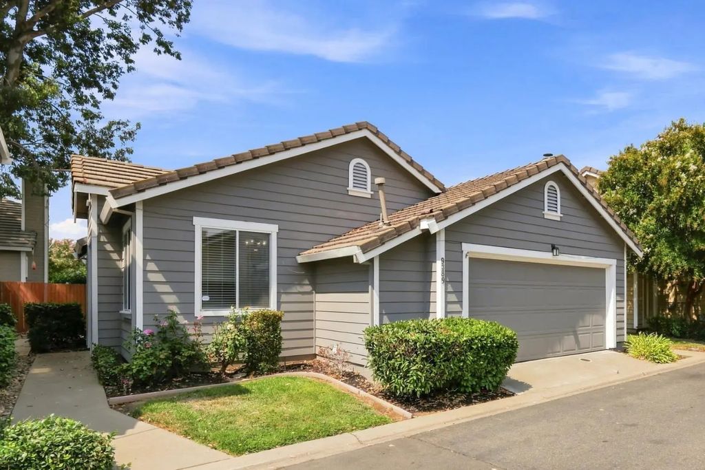 9389 Laguna Pointe Way, Elk Grove