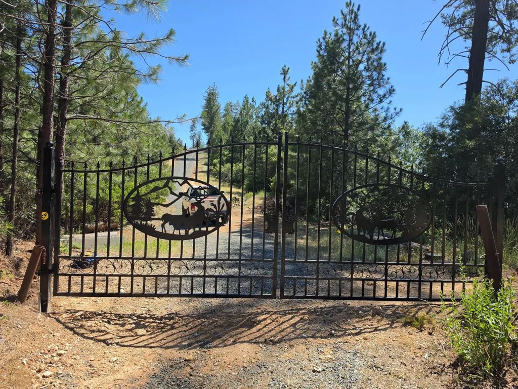 9999 Magra Road, Colfax
