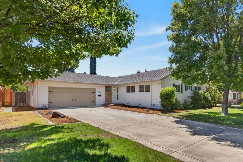 1056 Entrada Road, Sacramento