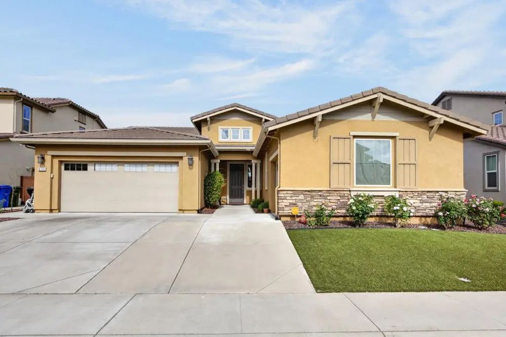 8712 Vizela Way, Elk Grove