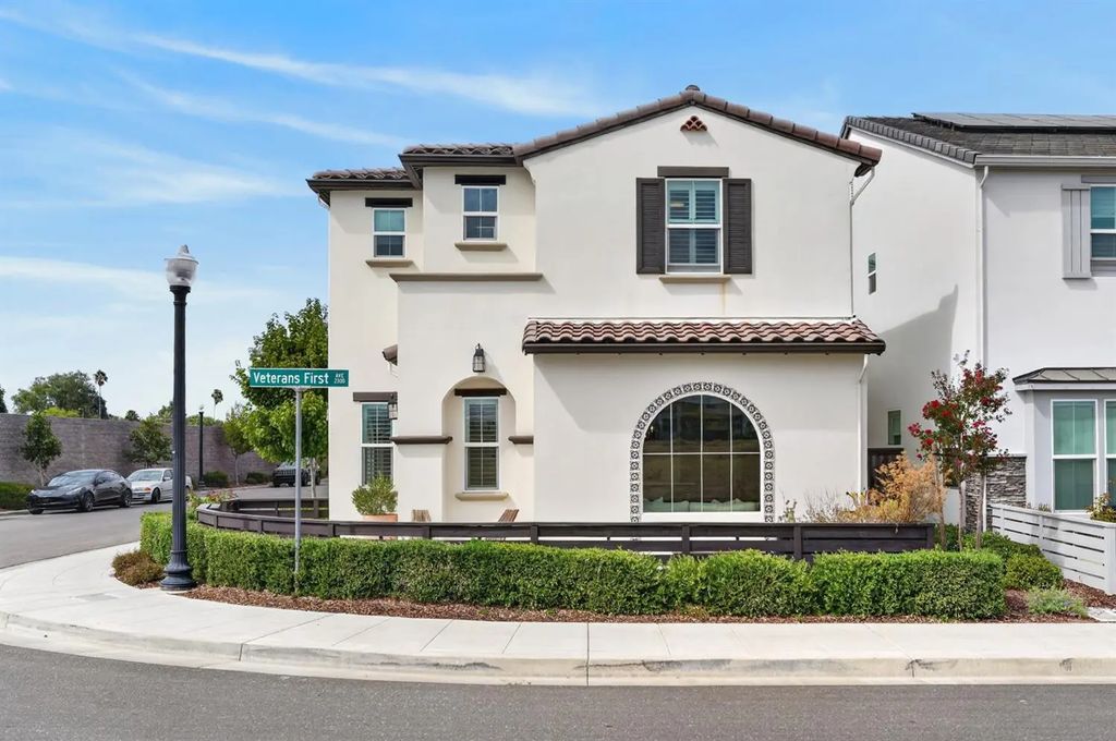 2318 Bronze Star Way, Sacramento