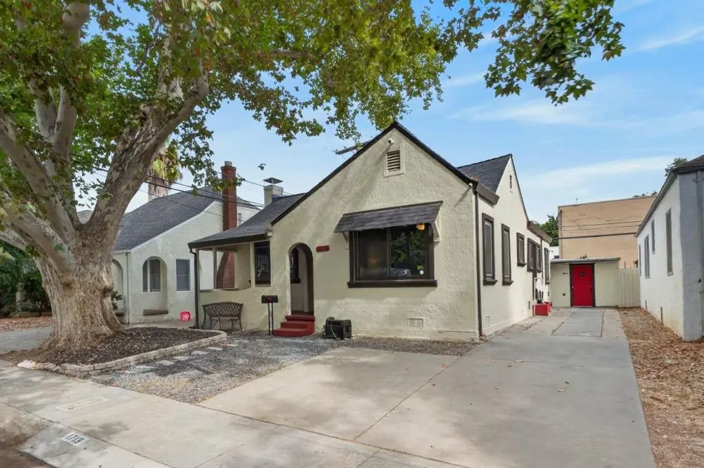 1713 Burnett Way, Sacramento