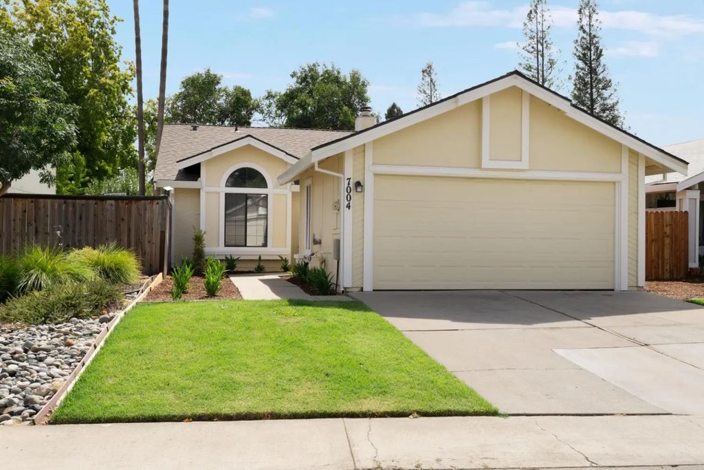 7004 Springmont Drive, Elk Grove