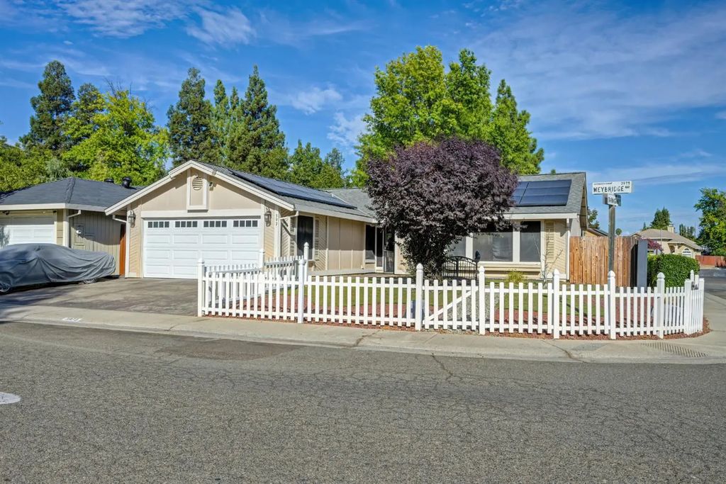 3973 Weybridge Way, Antelope