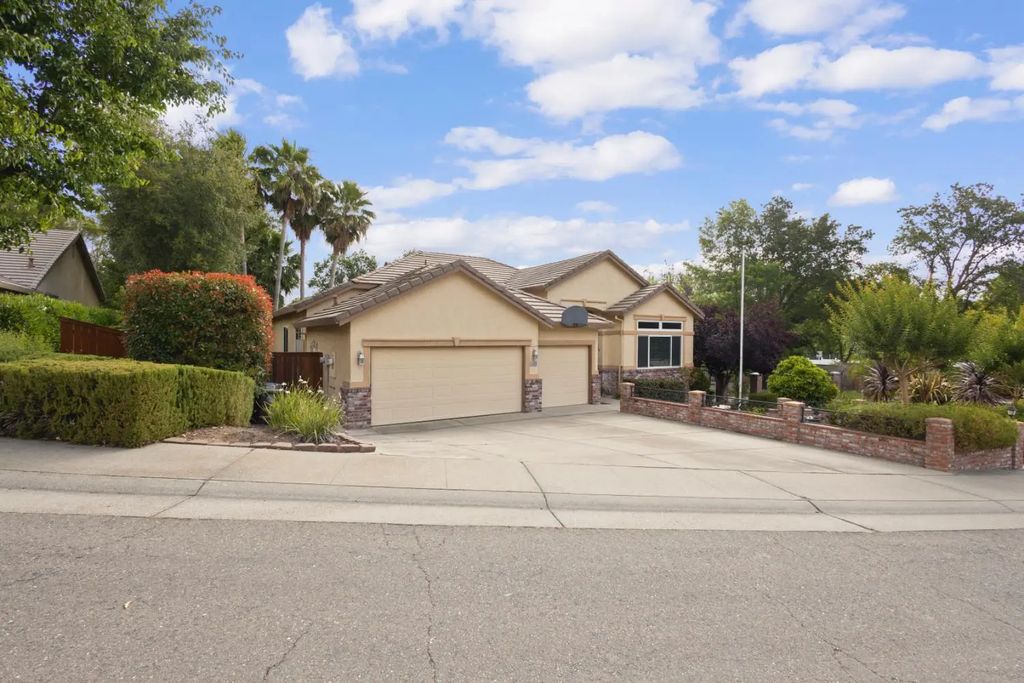 8383 Oakwood Hills Circle, Citrus Heights