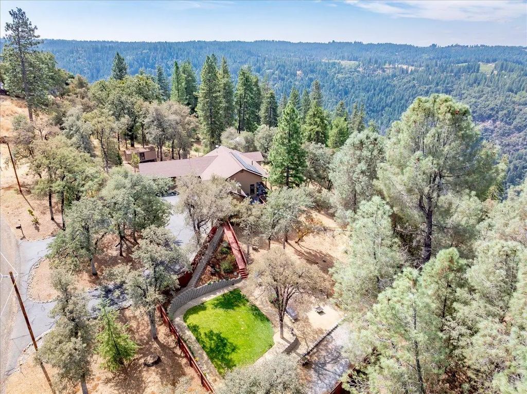 7410 White Oak Drive, Placerville