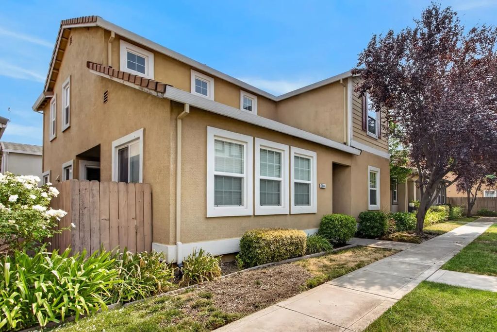 3644 Sardinia Island Way, Sacramento