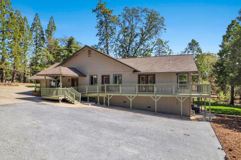2075 Flat Broke Way, Placerville