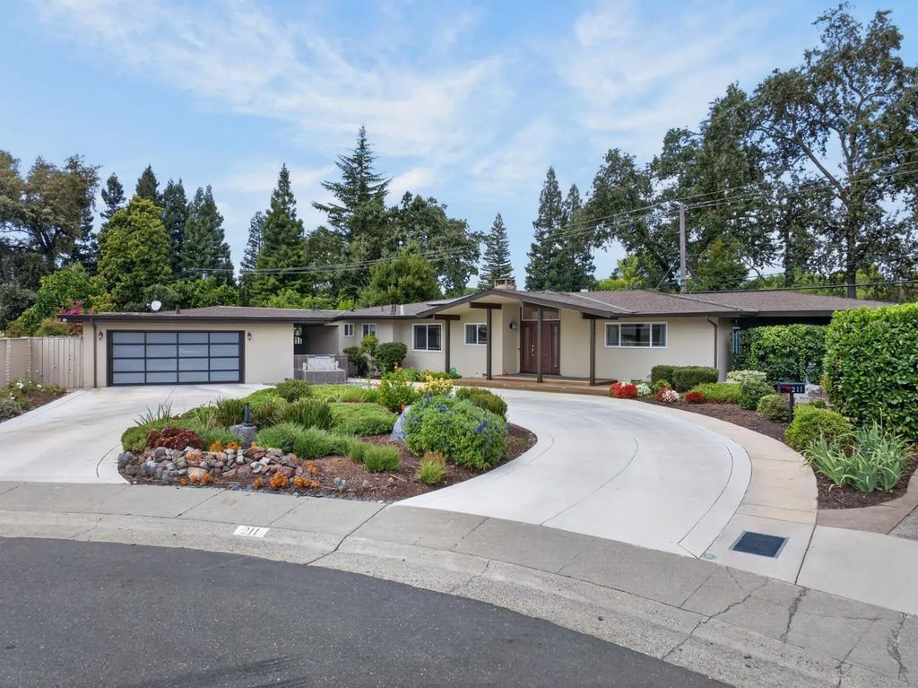 211 Callnon Court, Sacramento