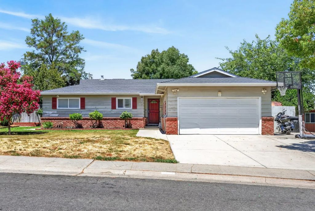 5225 Columbine Way, Carmichael