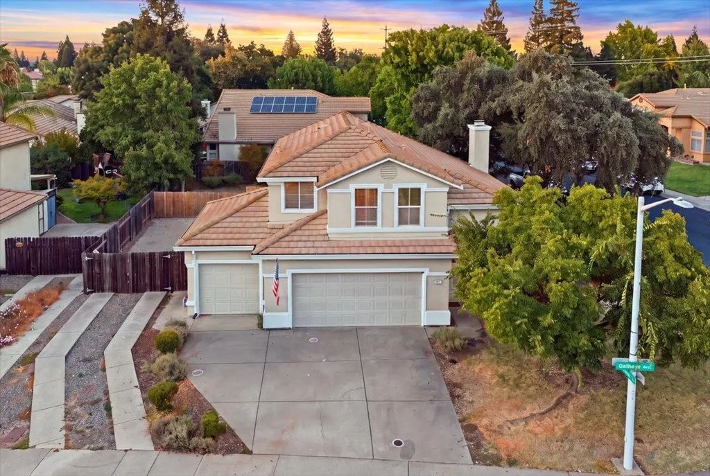 1412 Raeburn Way, Roseville