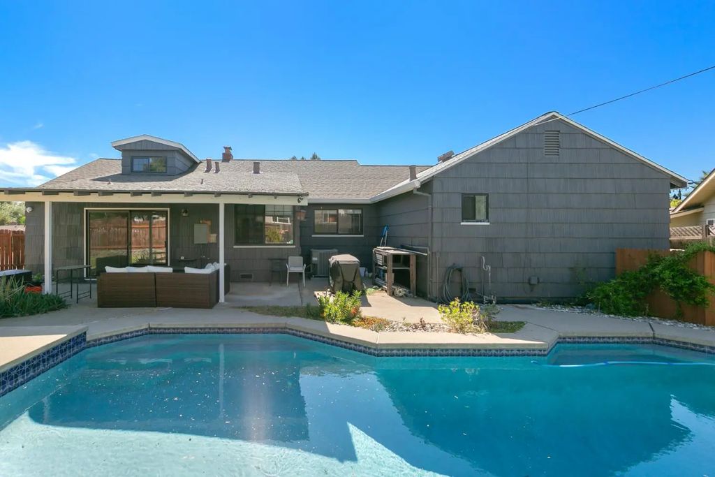 6030 Parkoaks Drive, Citrus Heights