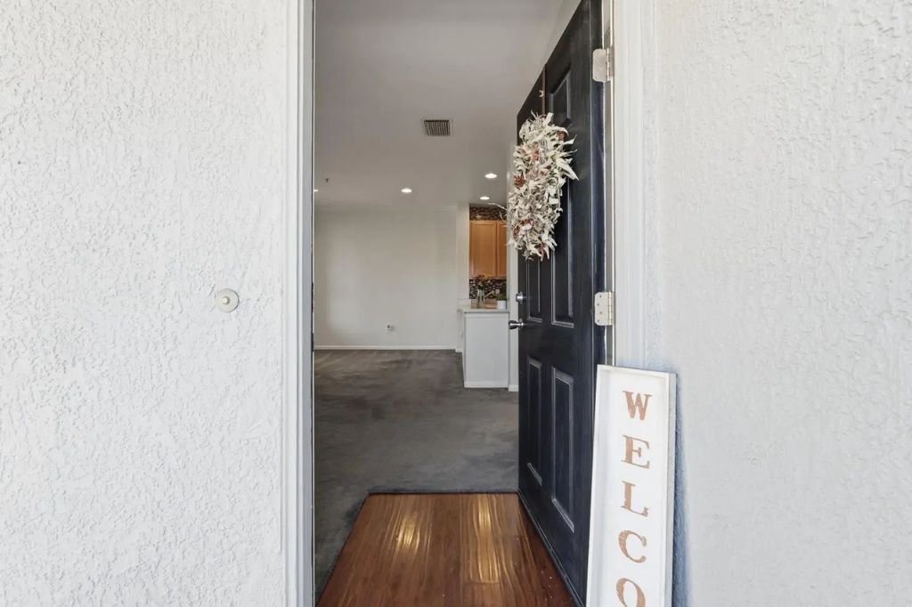 5201 Laguna Oaks Drive 14, Elk Grove