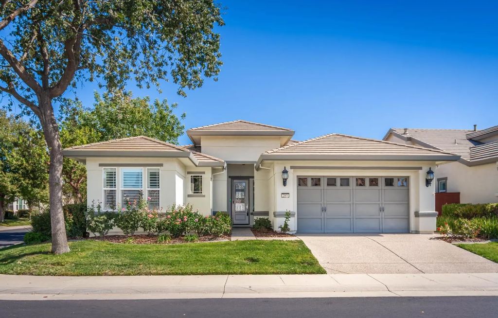2009 Thorncroft Lane, Roseville